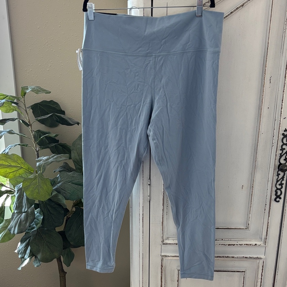 NWT Aritzia TNA Butter Atmosphere Hi-Rise 7/8
Legging in Dune Blue Size 2XL